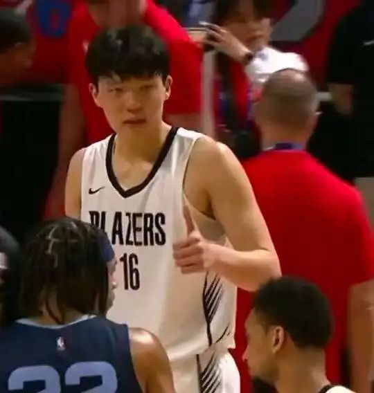 杨瀚森背靠背体能软肋暴露三个扣篮提供进攻新思路？的简单介绍