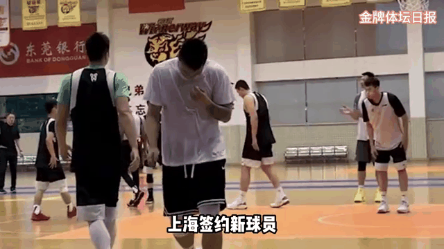 广州男篮社媒更新动态，分享龙狮球迷大会日常