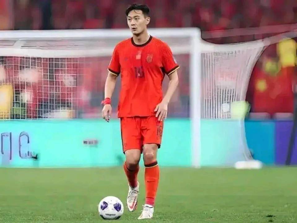 很多老球员退出国家队，我也珍惜和强队比赛的