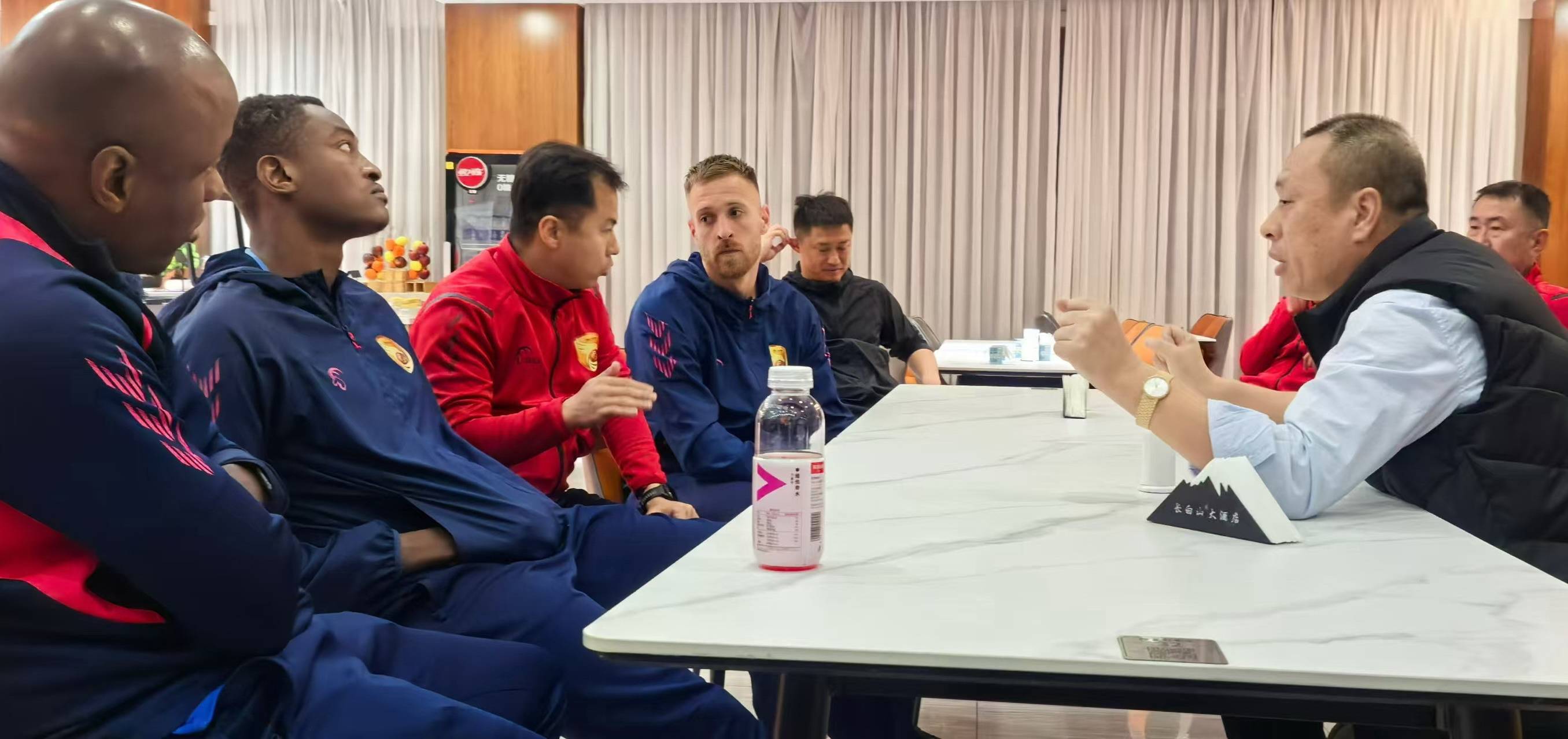 大连鲲城官宣与三名球员友好解约感谢其为球队中甲征程贡献力量