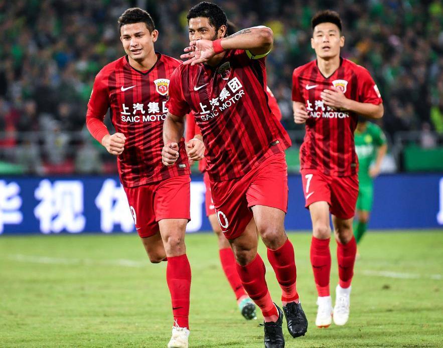 喜讯！上港金靴中锋决定9月份二进宫回球队效力，踢亚冠首秀亮相的简单介绍